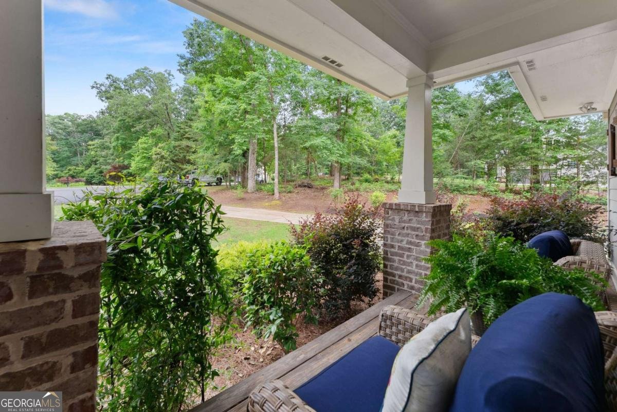 5025 Fountain Spring Drive Gainesville - Photo 8