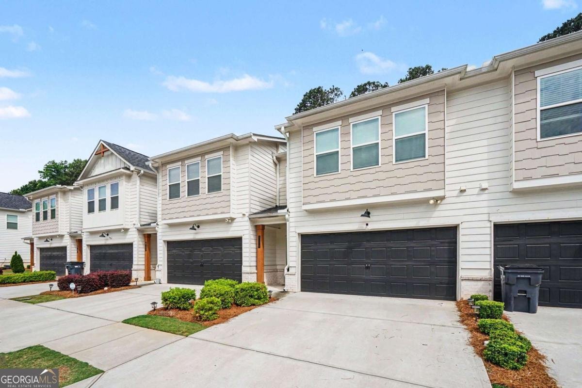 5676 Rockfern Drive Lilburn - main photo
