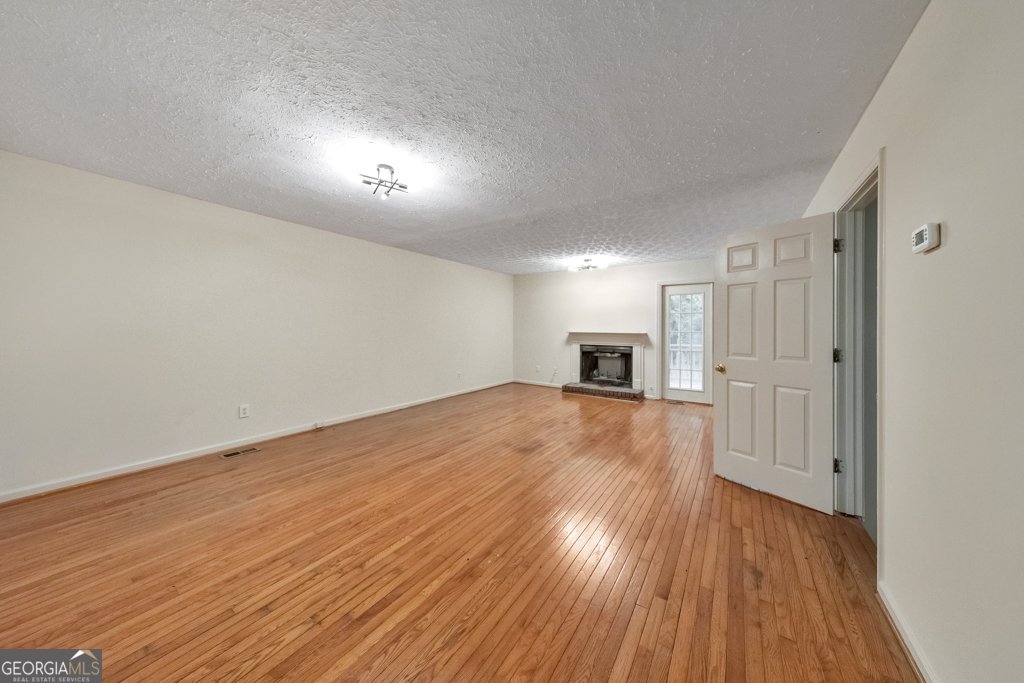 1005 Kennesborough Road Kennesaw - Photo 12