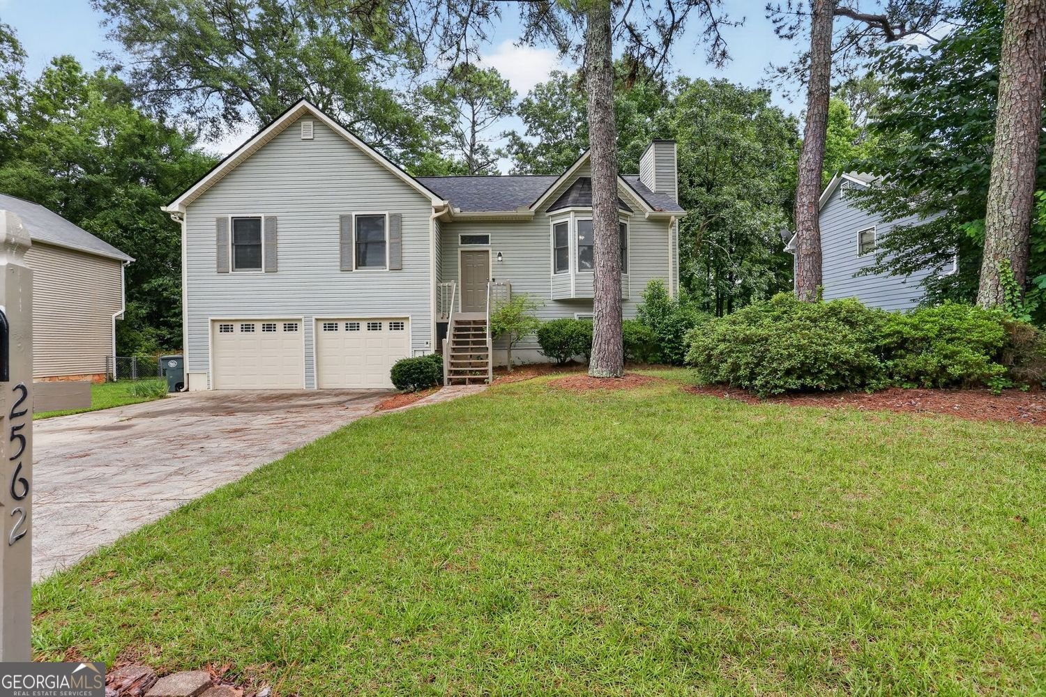 2562 Kennesaw Springs Court Kennesaw - main photo
