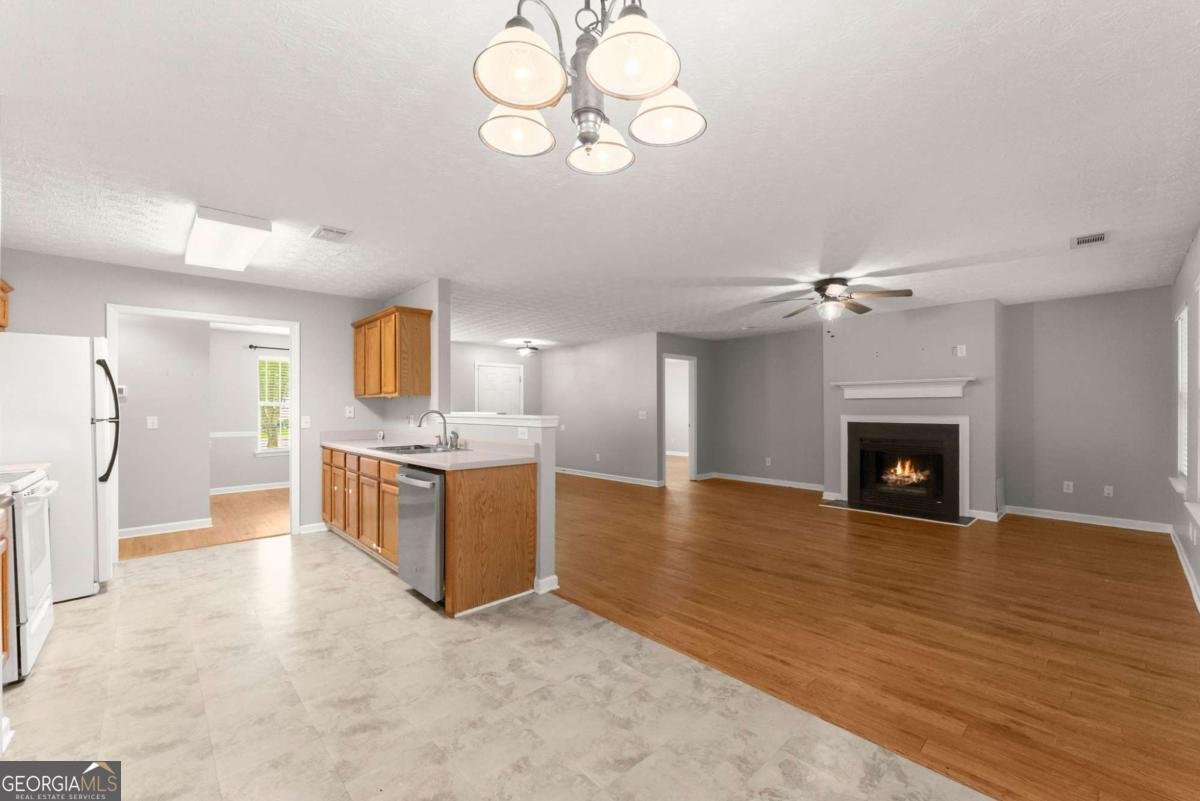 216 Cane Avenue SE Social Circle - Photo 9