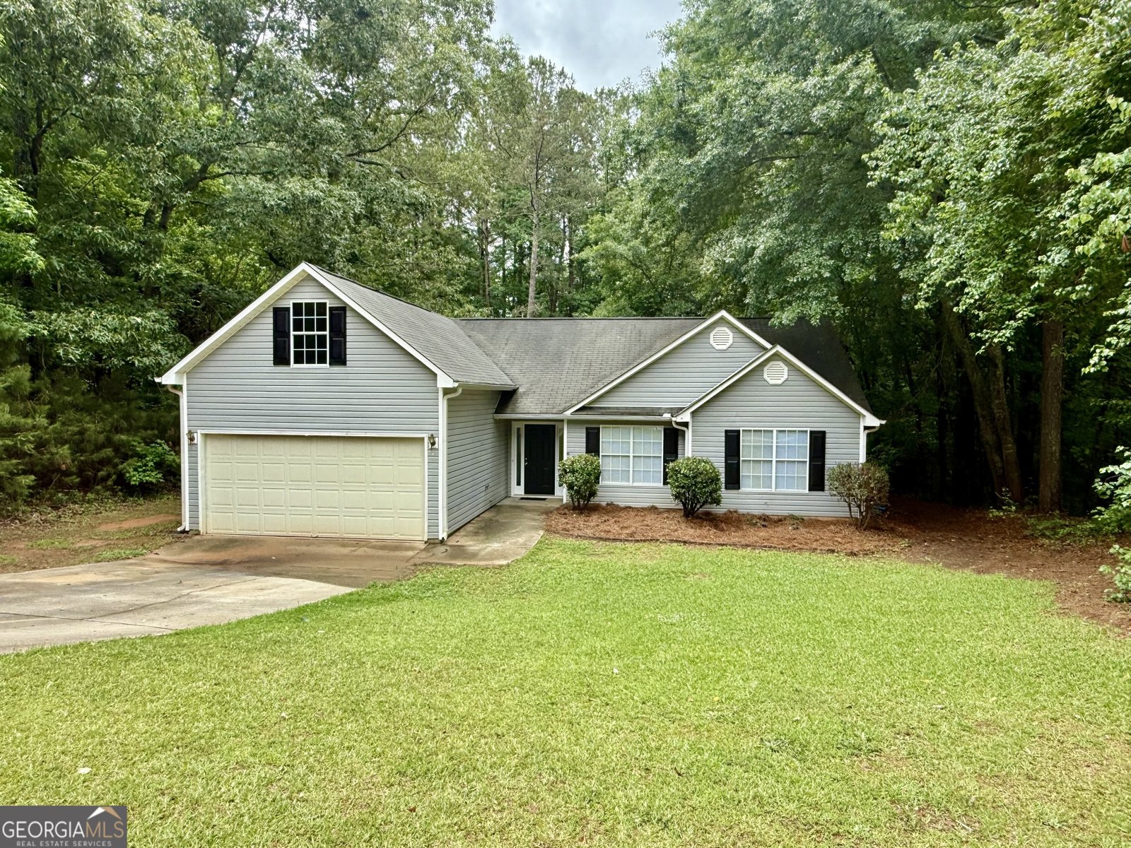 215 Cambridge Way Covington - main photo