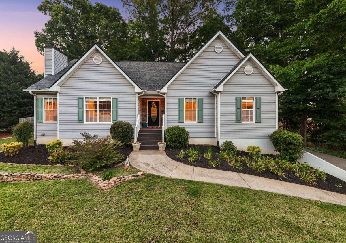 1086 Fieldstone Drive Canton - main photo