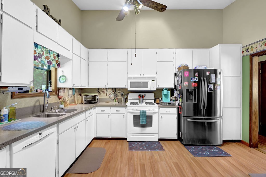 3491 Birchwood Trail Snellville - Photo 12
