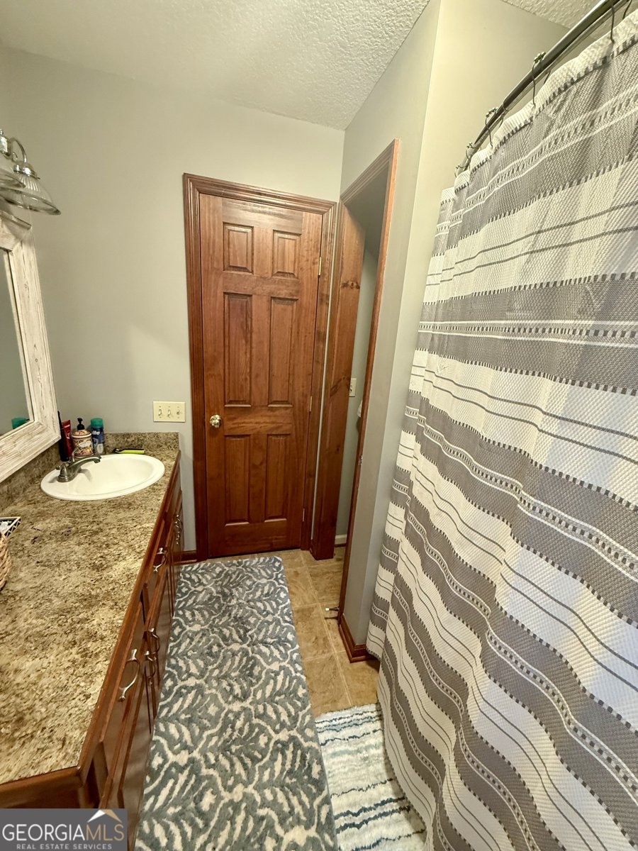 32 Gwen Place Thomaston - Photo 36