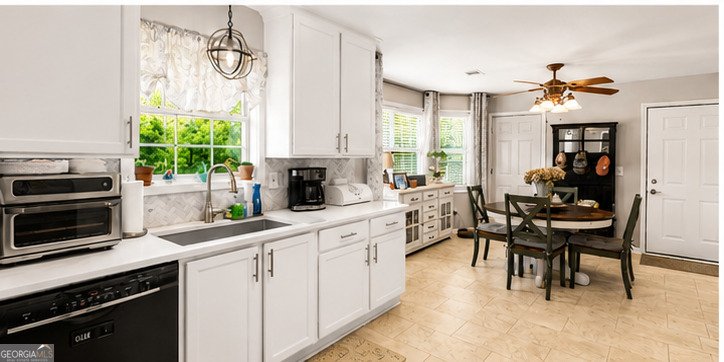 305 Annie Lane Locust Grove - Photo 8