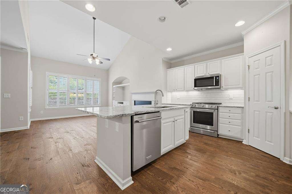 4920 Hidden Meadow Drive Cumming - Photo 8
