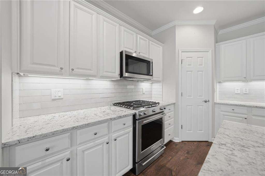 4920 Hidden Meadow Drive Cumming - Photo 9