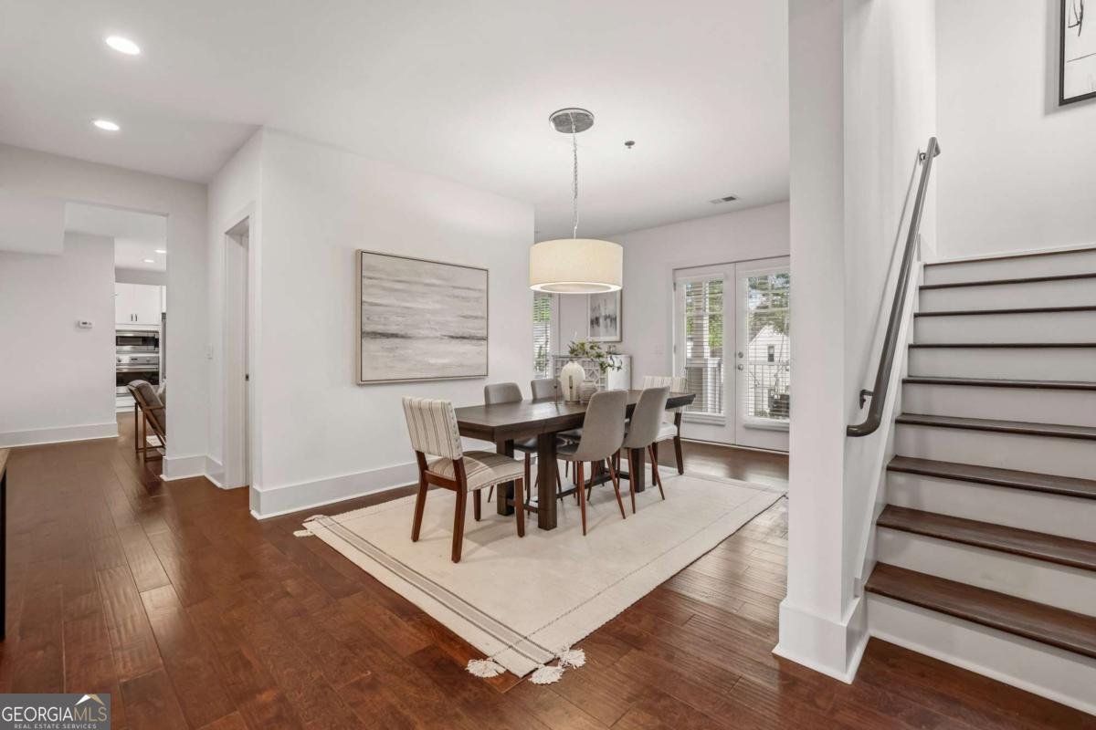 301 Canton Way Roswell - main photo