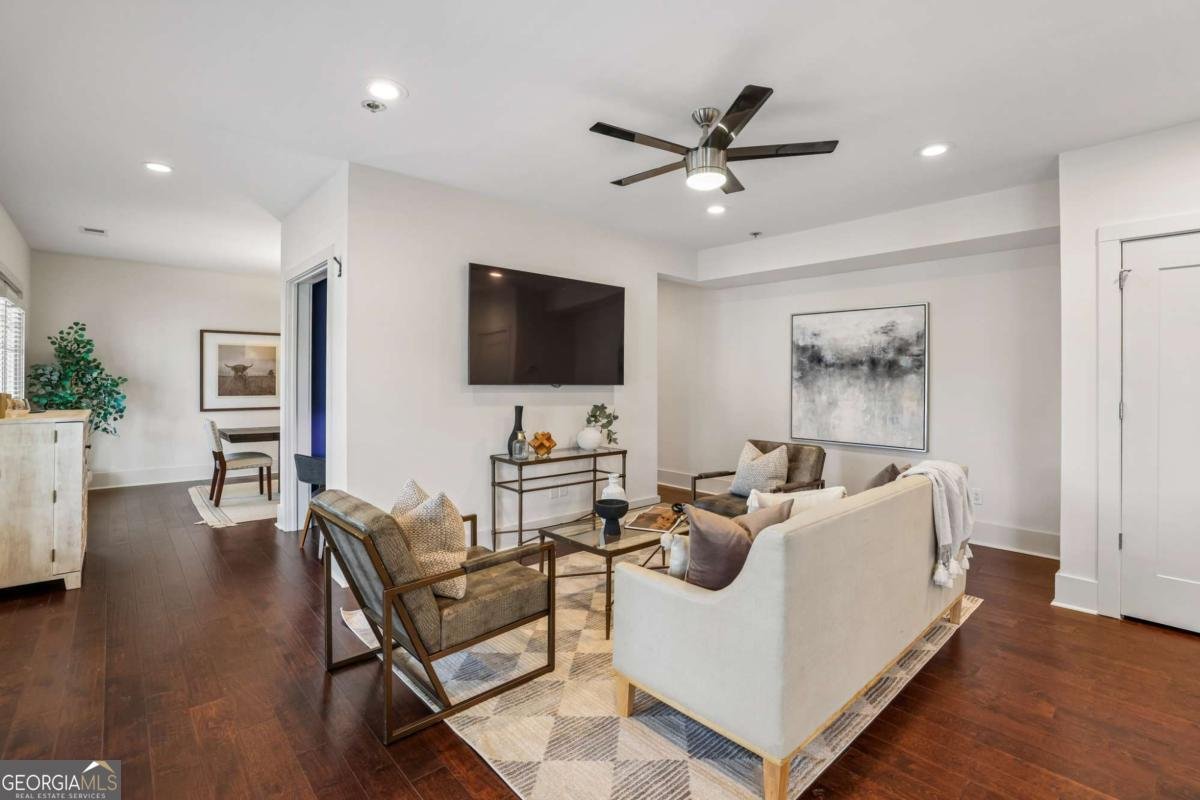 301 Canton Way Roswell - Photo 6