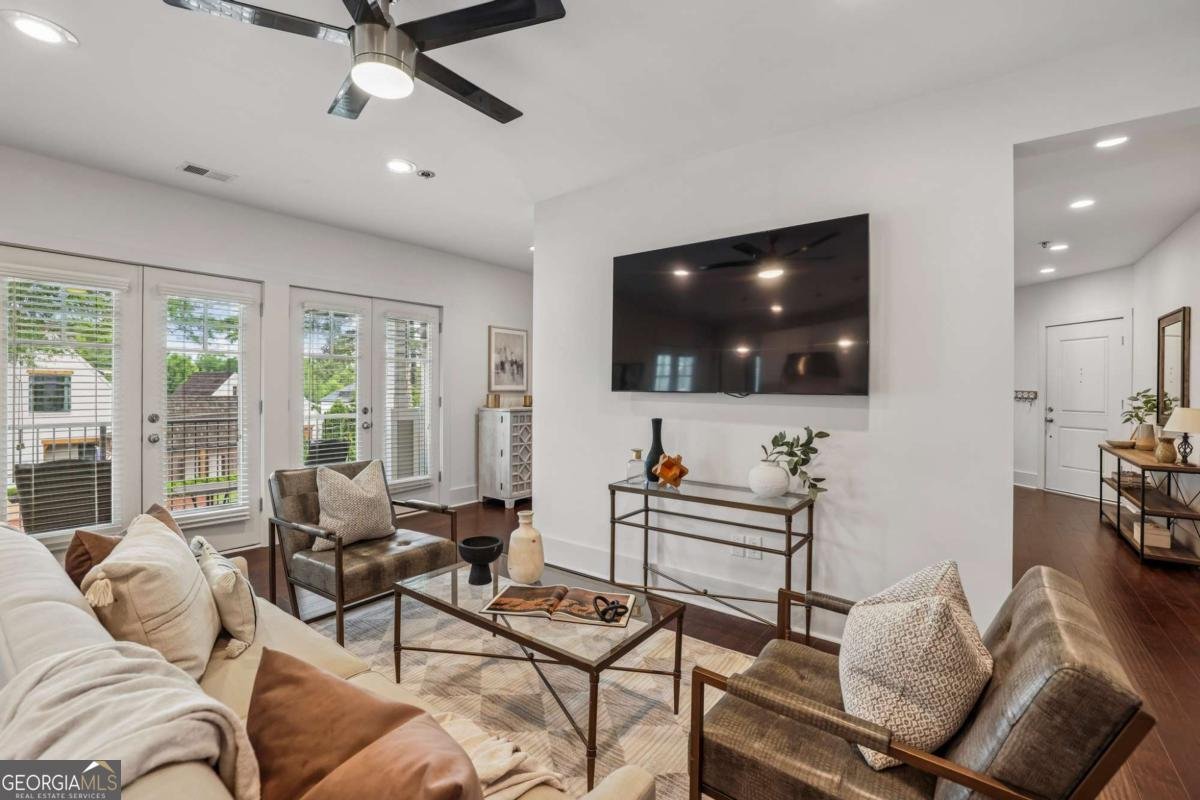 301 Canton Way Roswell - Photo 7