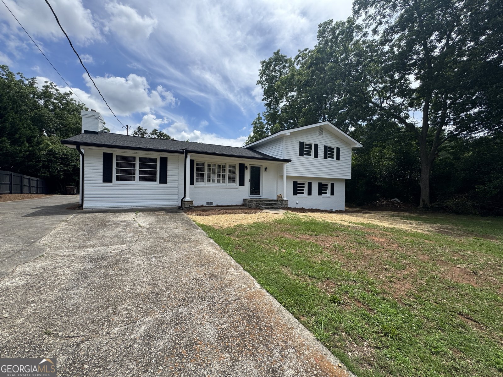 108 Valley Drive Cartersville - main photo