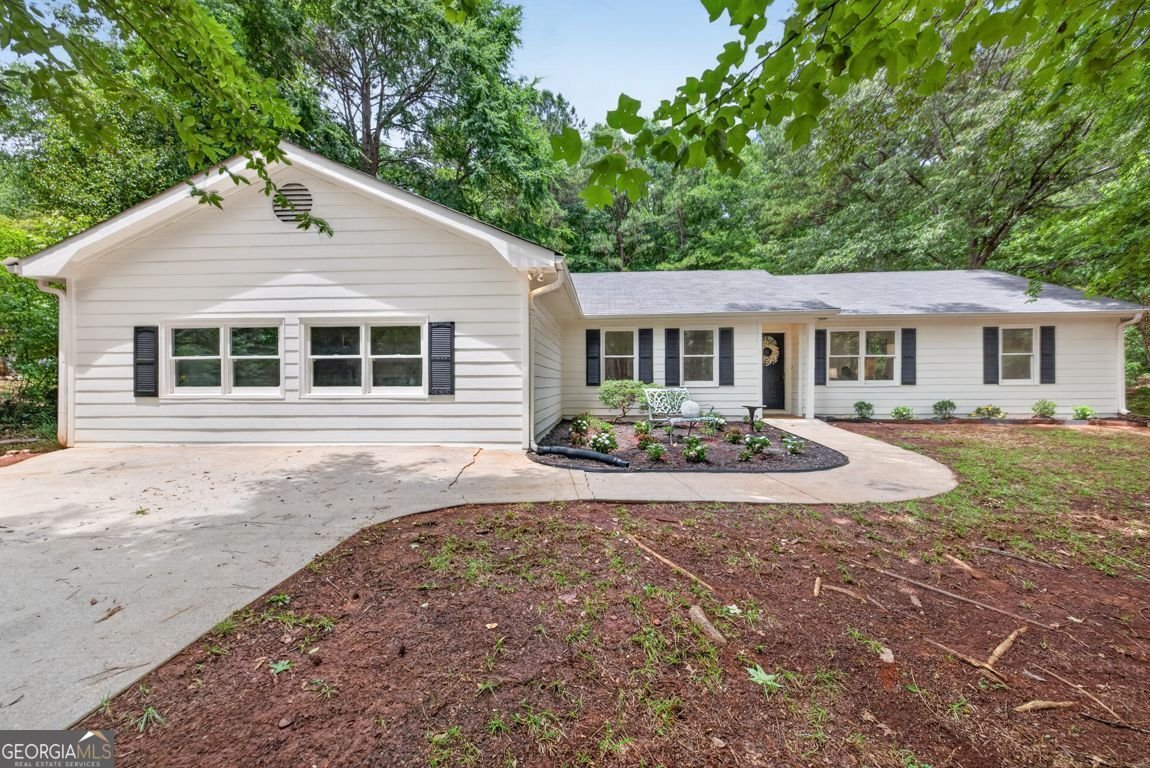 100 Willow Shoals Drive Covington - main photo
