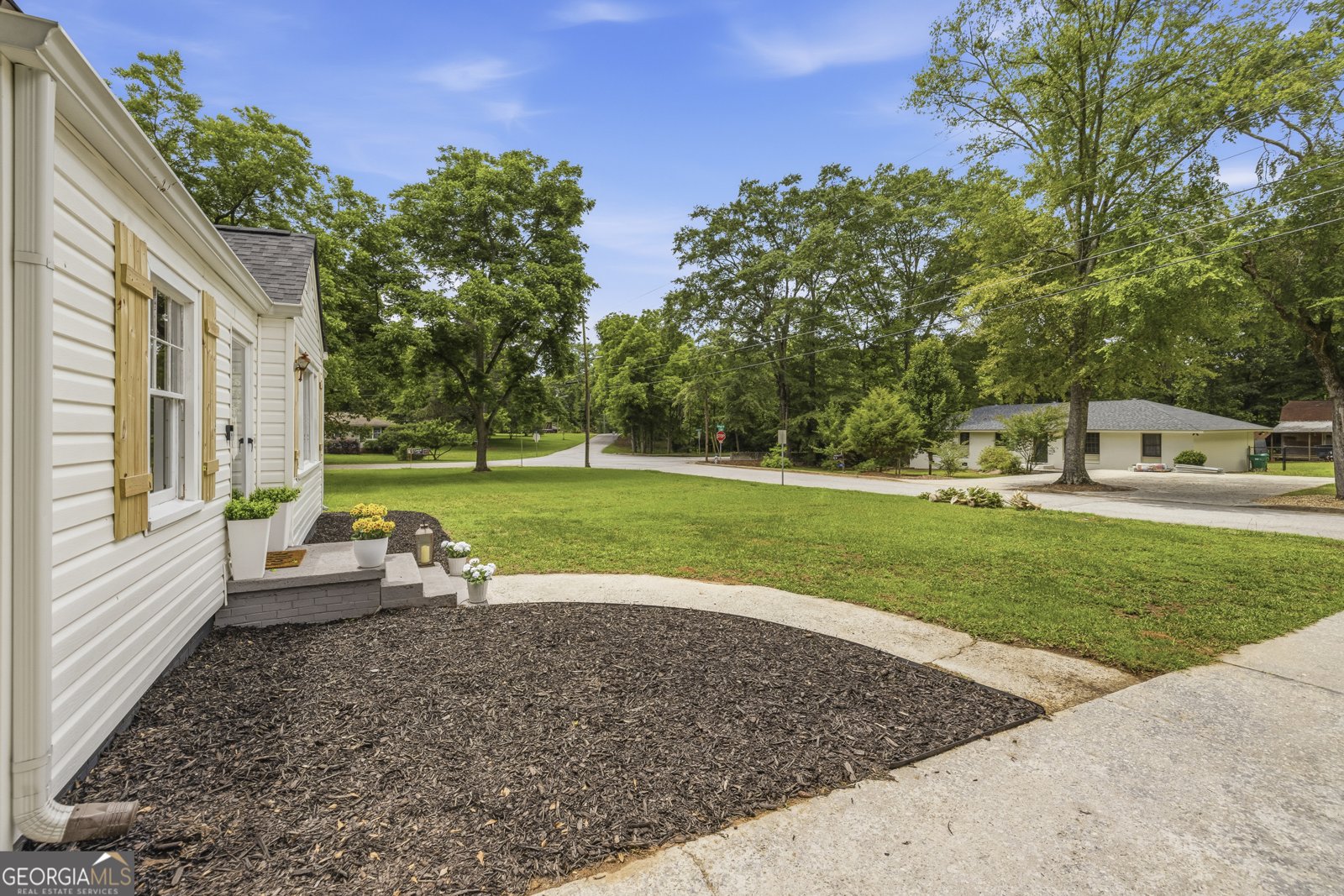 186 Forest Avenue Social Circle - Photo 10