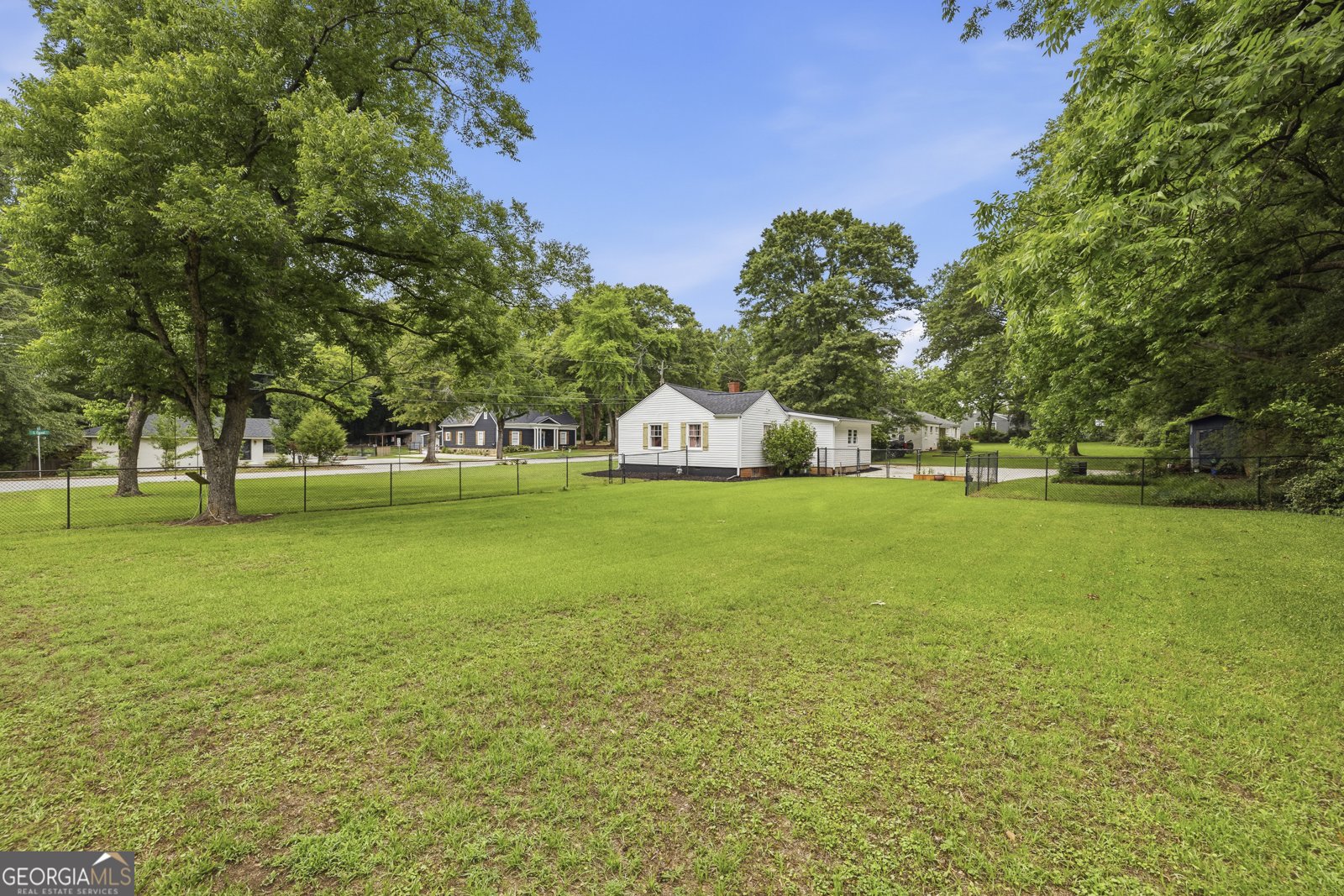 186 Forest Avenue Social Circle - Photo 11