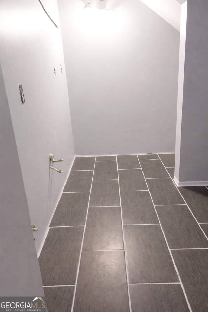 3969 Sylvester Circle Macon - Photo 10