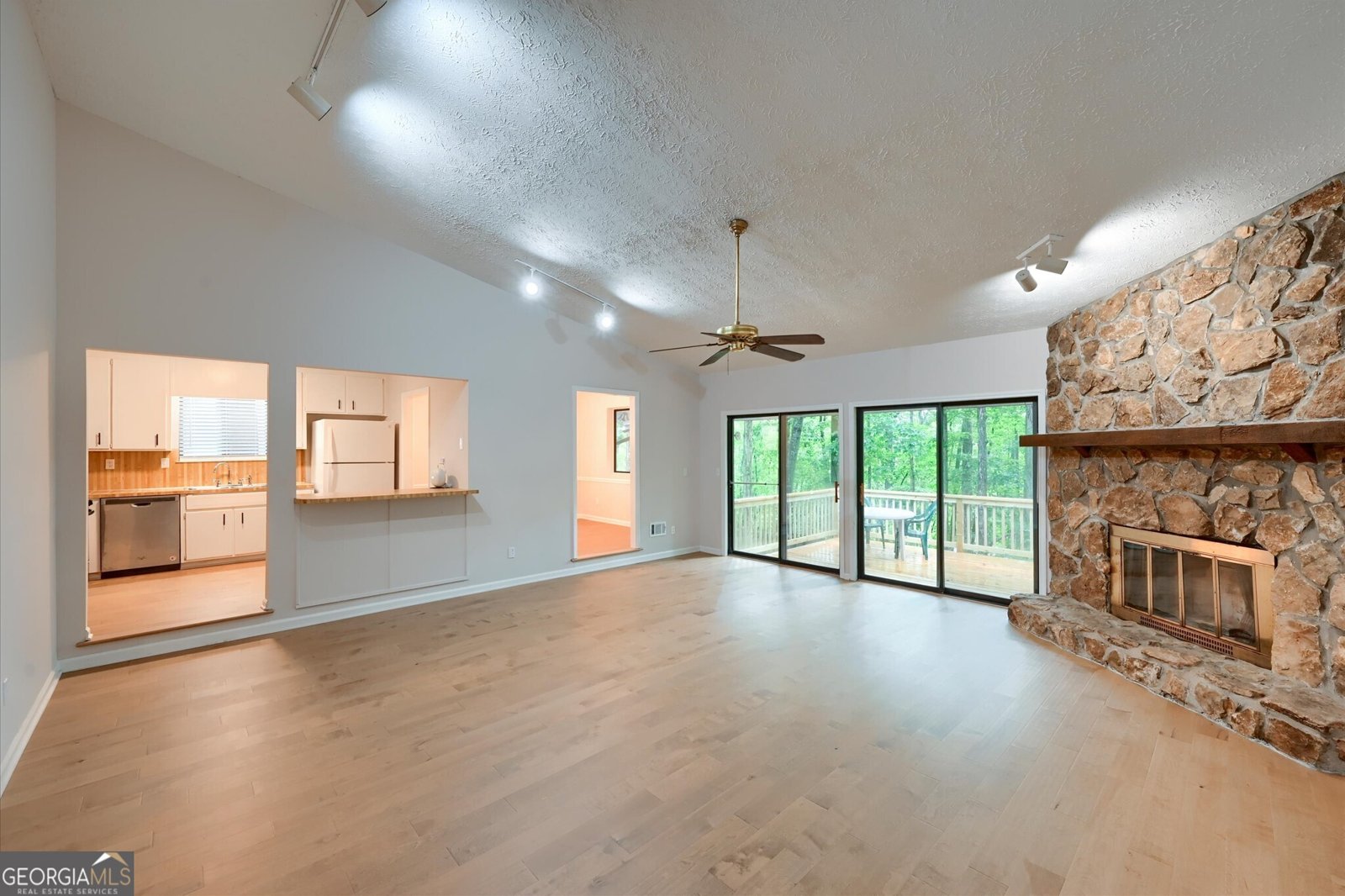 175 Ansley Court Roswell - Photo 6