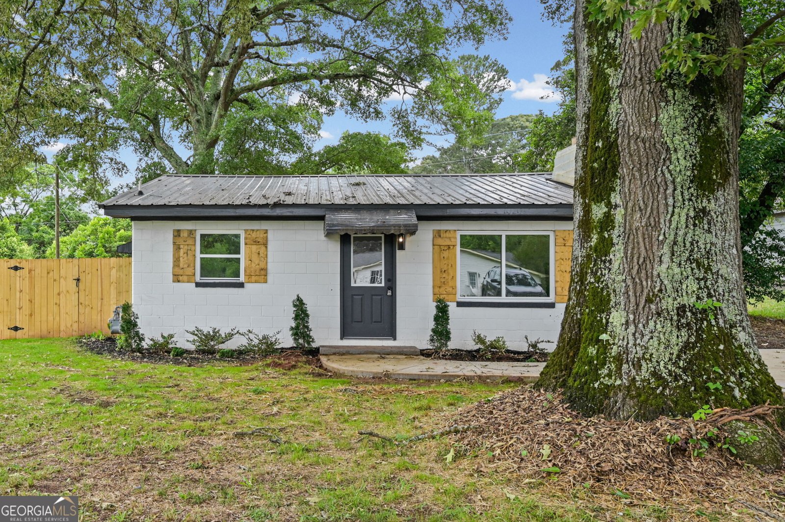 1020 McIntosh Road Griffin - main photo