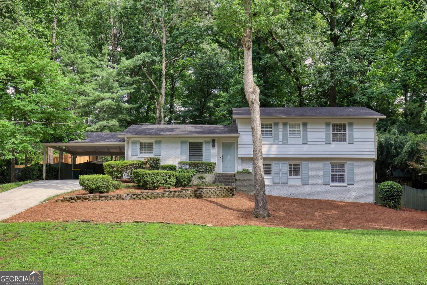 90 Bonnie Lane Sandy Springs - main photo