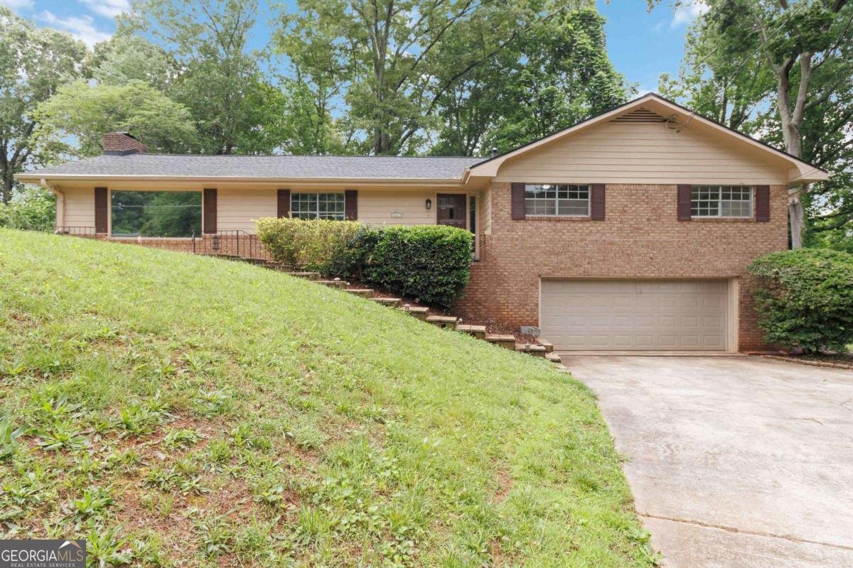 3279 Guynelle Drive Marietta - main photo