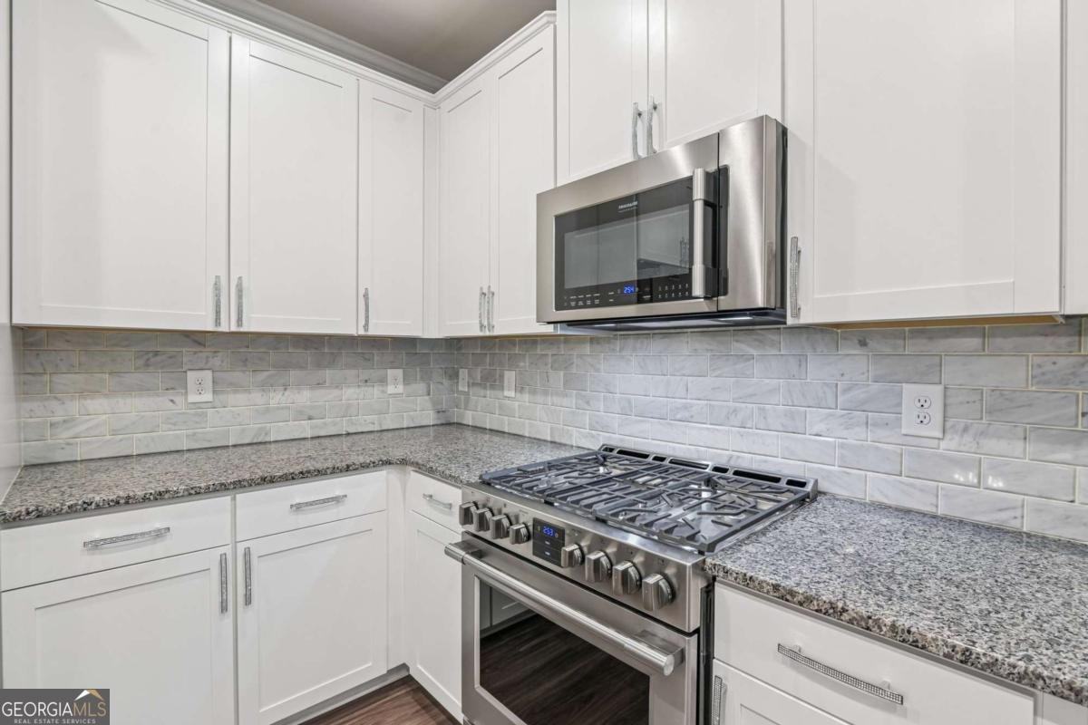111 Hickory Village Circle Canton - Photo 10