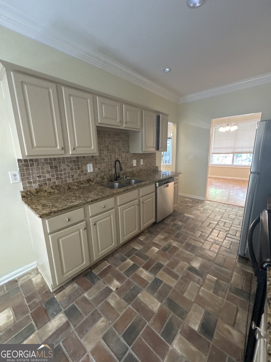 2441 Charleston Pointe Court Atlanta - Photo 7