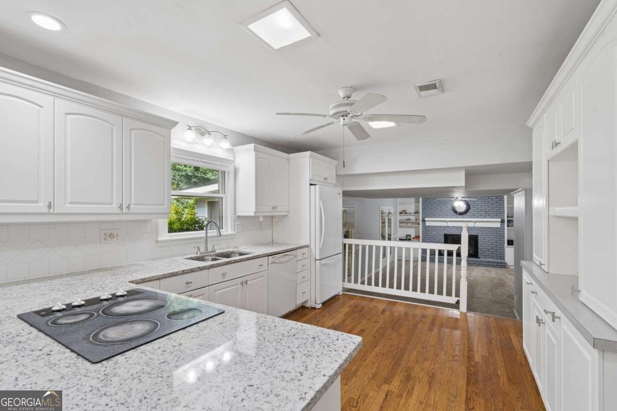 441 Village Green Court Lilburn - Photo 16