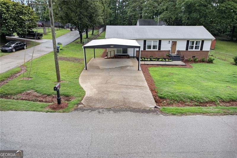 4243 White Way Drive Austell - main photo