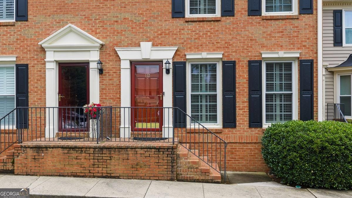 112 Mount Vernon Circle Atlanta - main photo