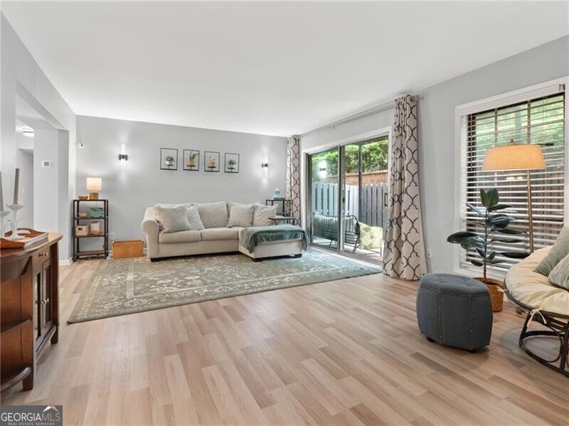 6851 Roswell Road Atlanta - main photo