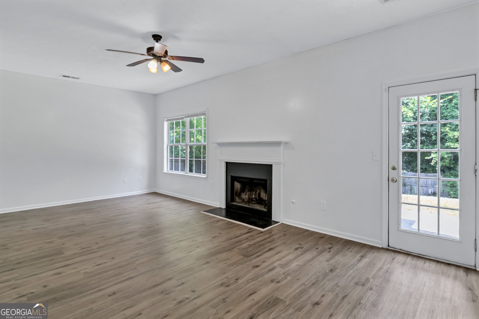 544 Harvick Circle Stockbridge - Photo 12
