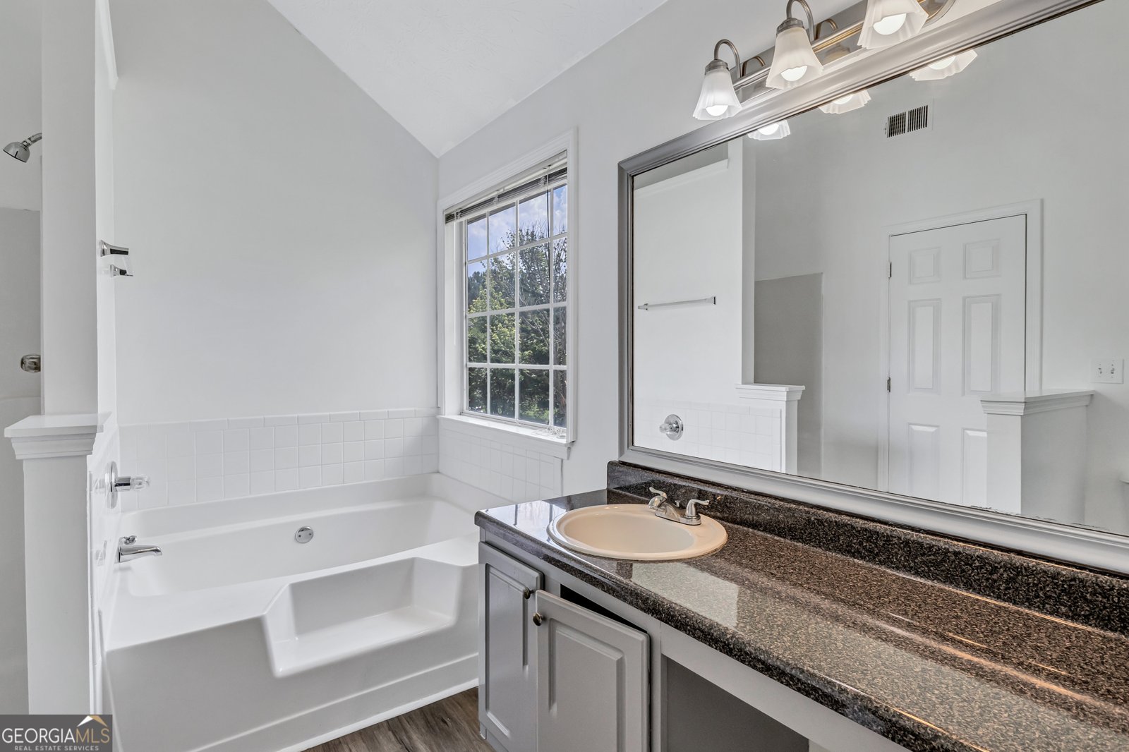 544 Harvick Circle Stockbridge - Photo 19