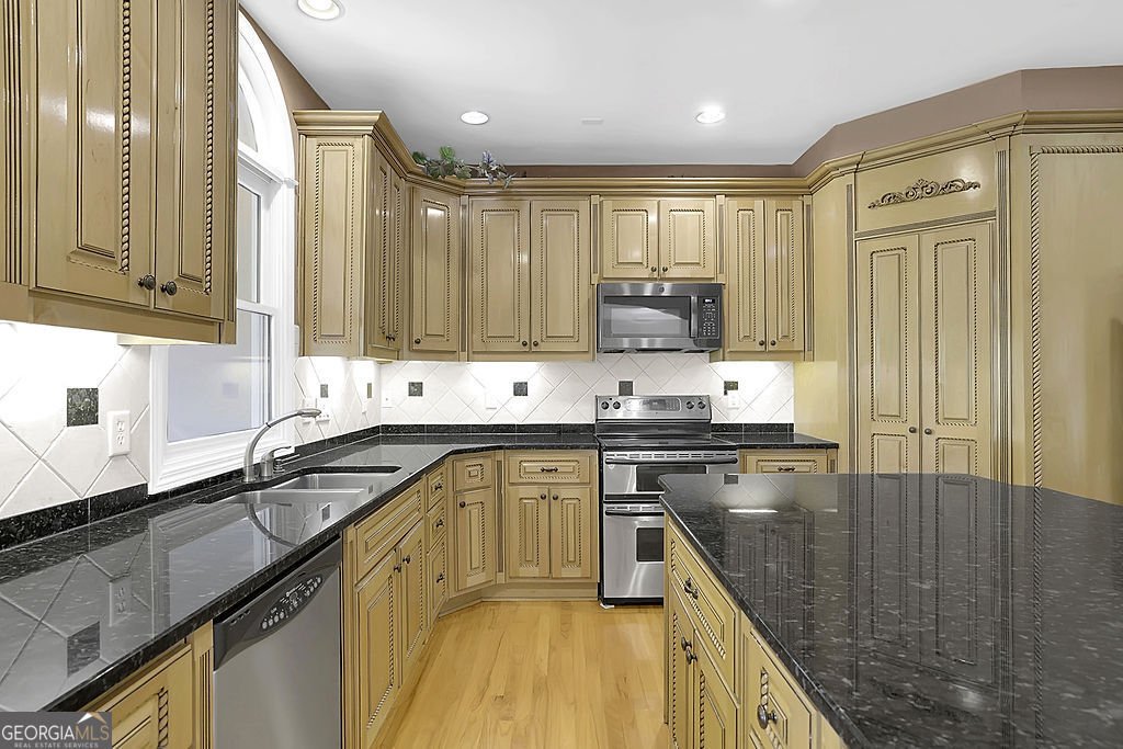 1340 Eryn Circle Suwanee - Photo 17