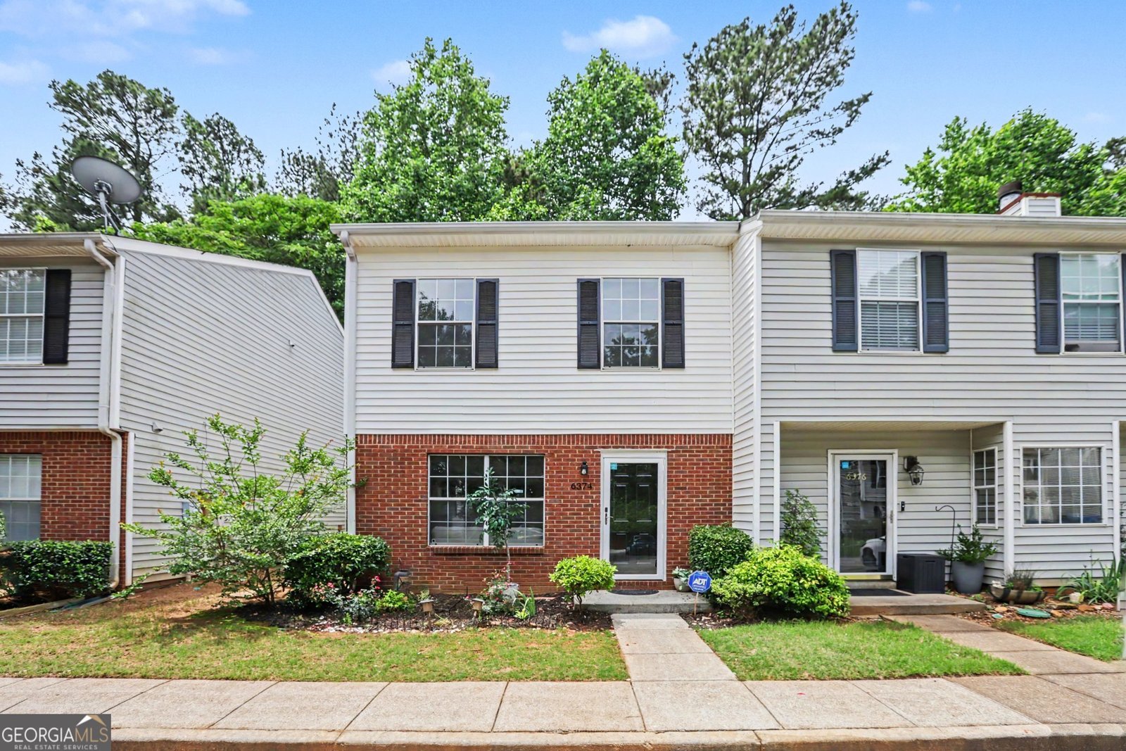 6374 Wedgeview Drive Tucker - main photo