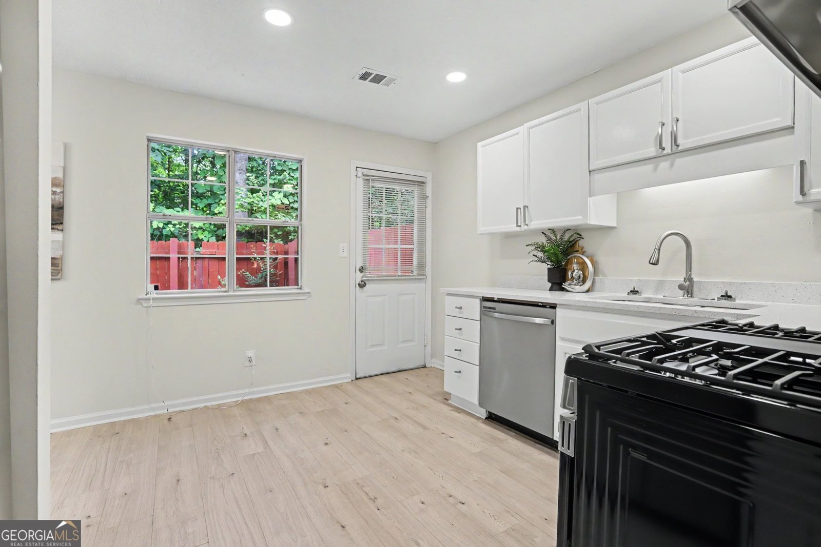 6374 Wedgeview Drive Tucker - Photo 7