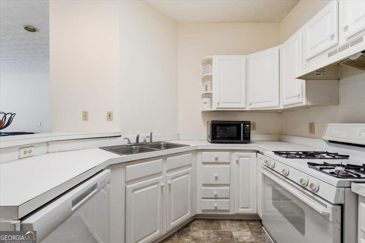4379 Orchard Park Ct Stone Mountain - Photo 9