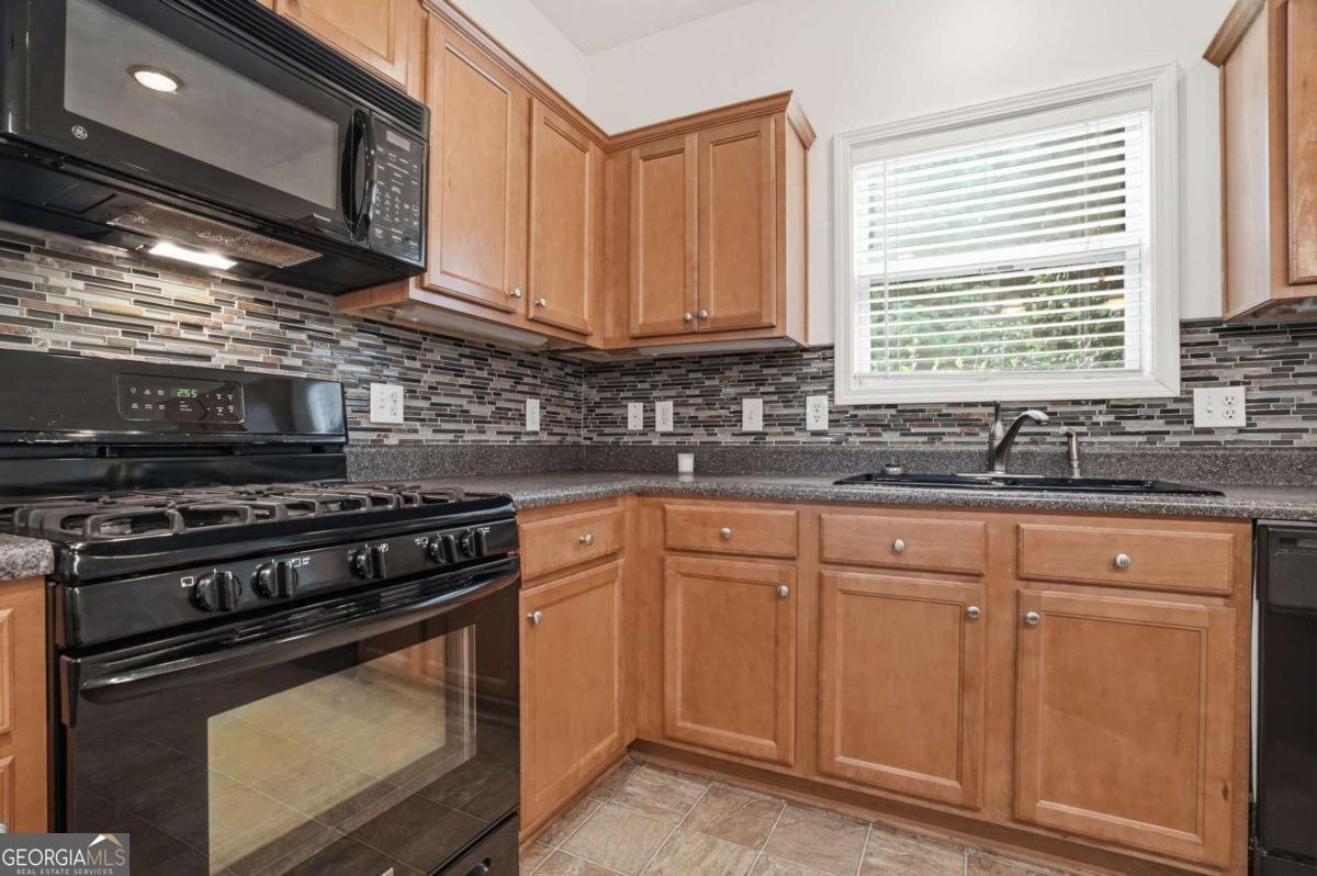 4122 Creekrun Circle Buford - Photo 14