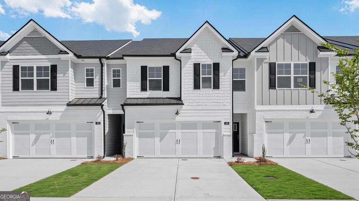 220 Sound Circle Stockbridge - main photo