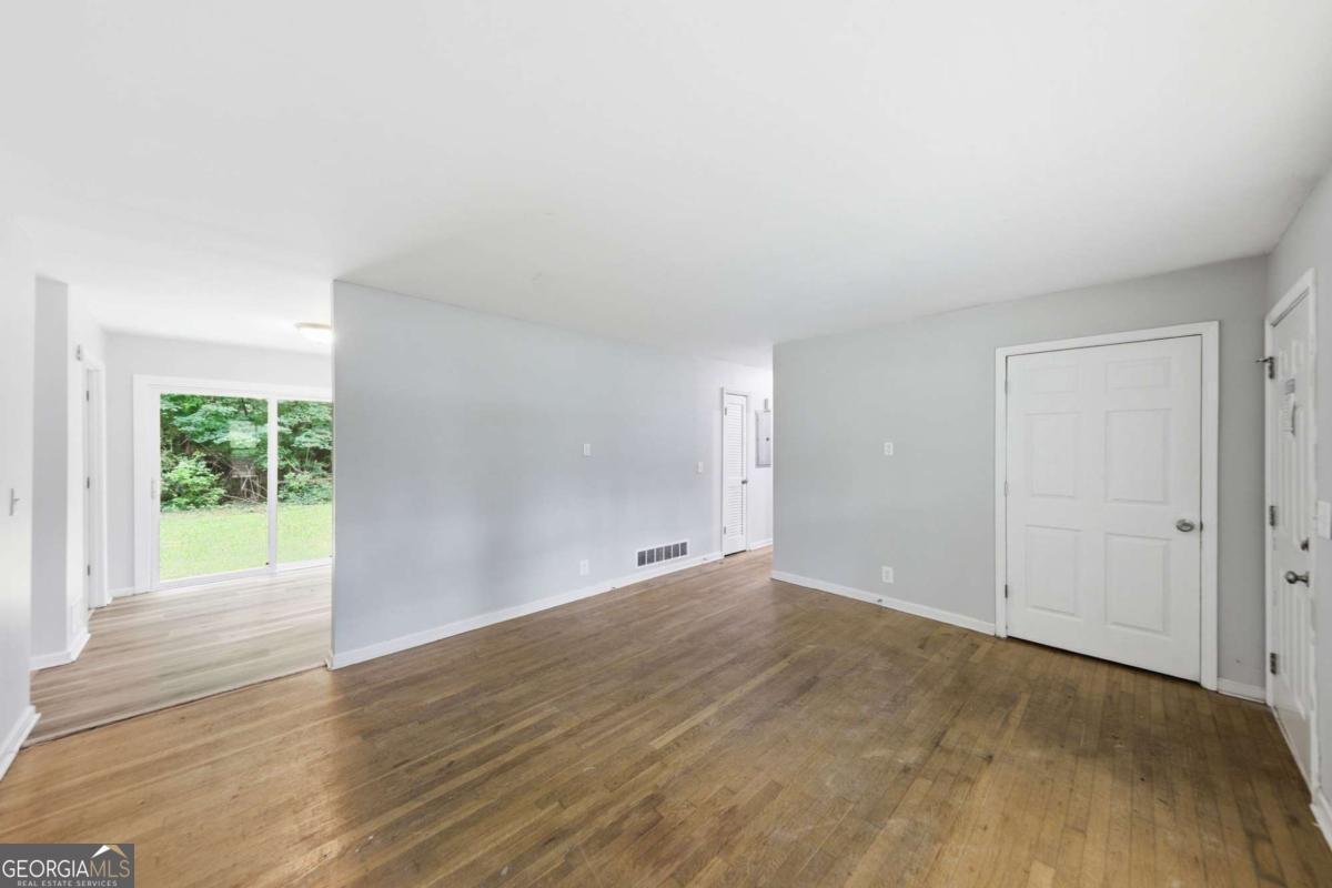 2463 Montezuma Circle Ellenwood - Photo 6