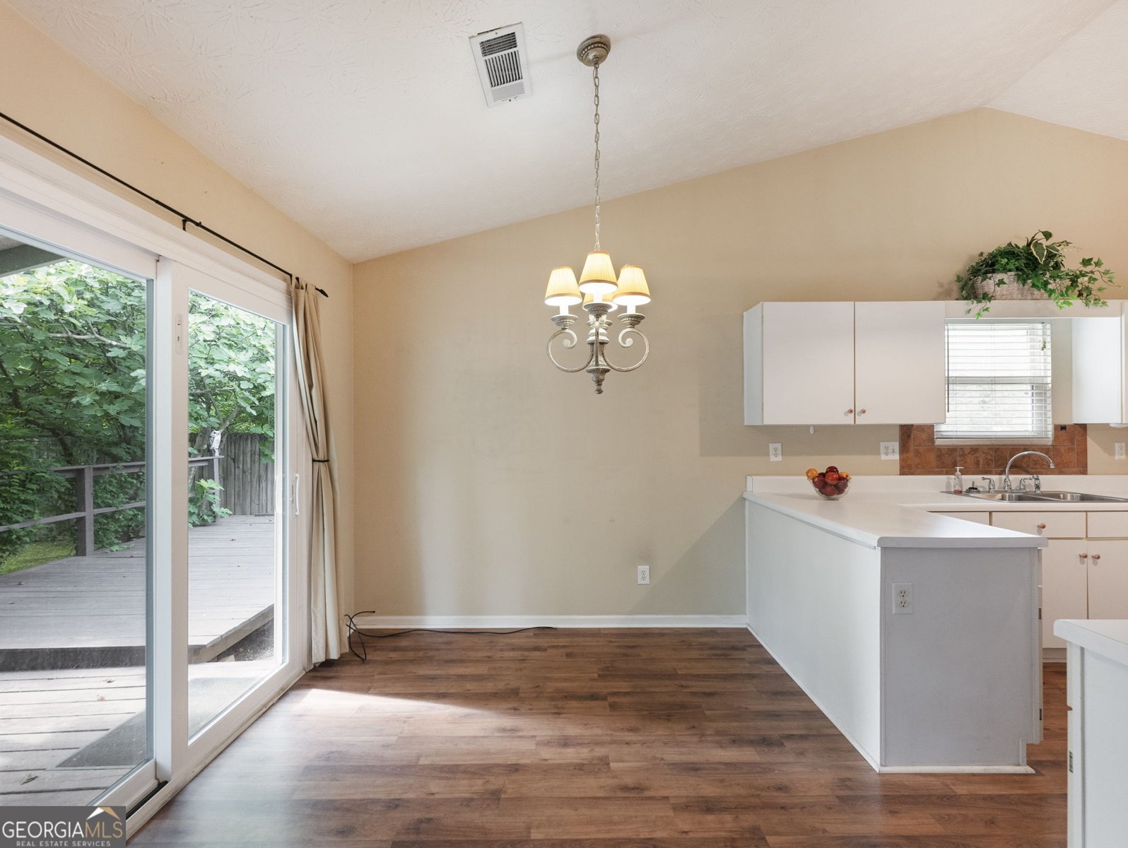 7019 Valley Forge Drive Flowery Branch - Photo 6