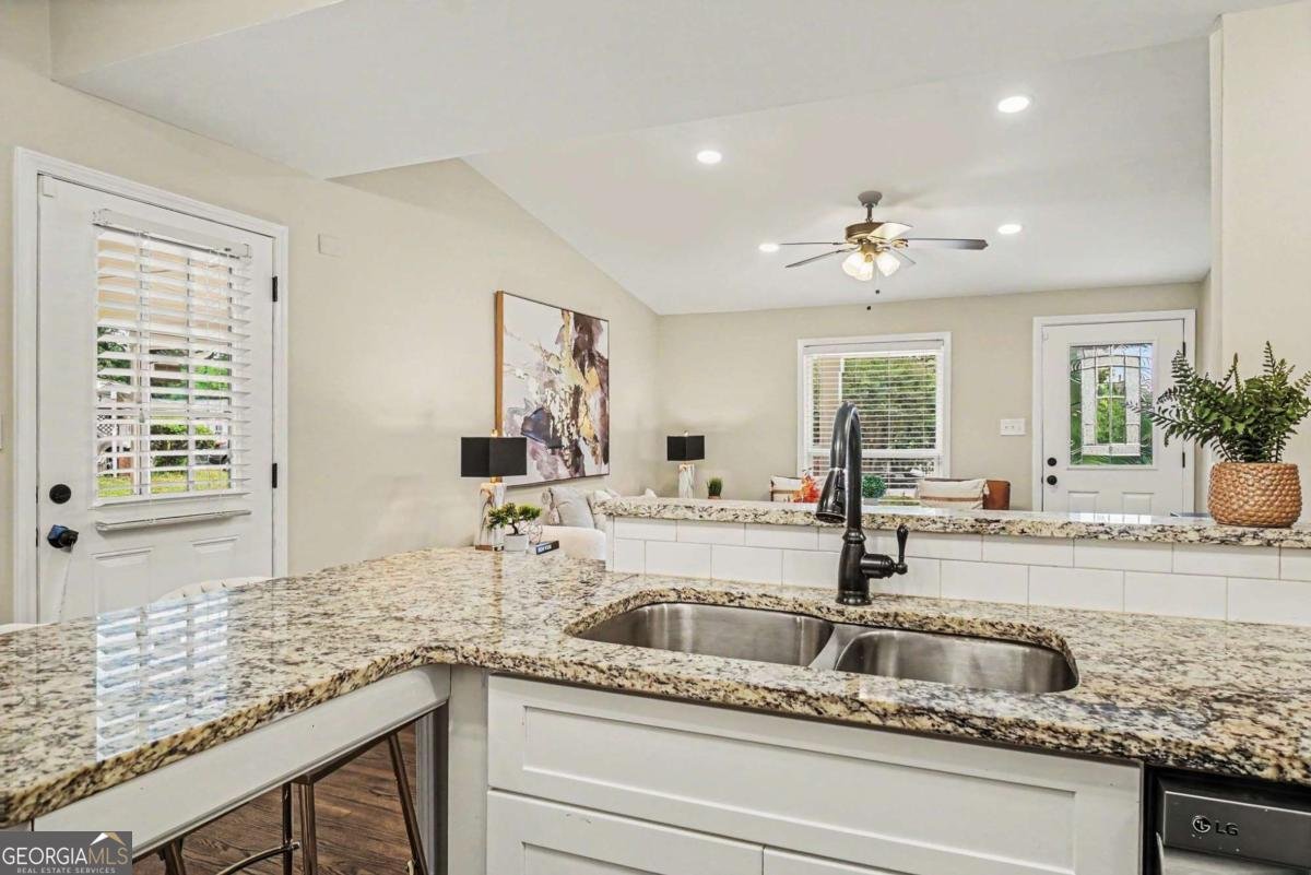 1801 Lochlomand Lane Smyrna - Photo 6