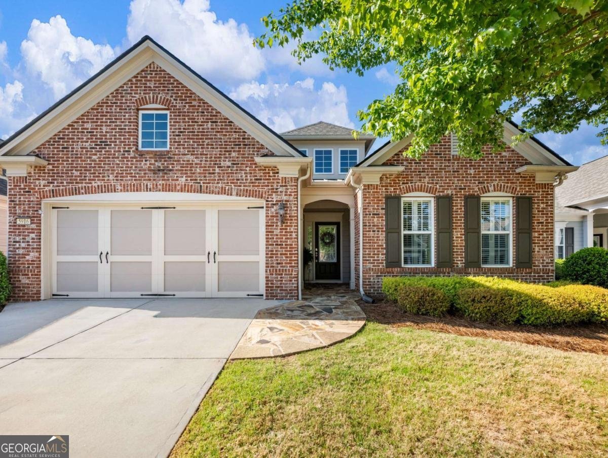 5916 Chimney Rock Drive Hoschton - main photo