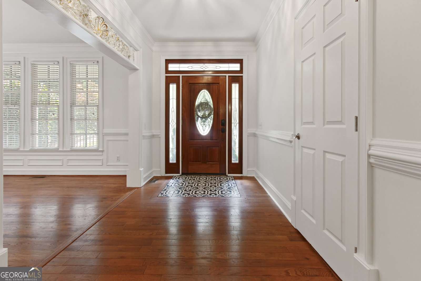 1593 Walkway Court Lilburn - Photo 8