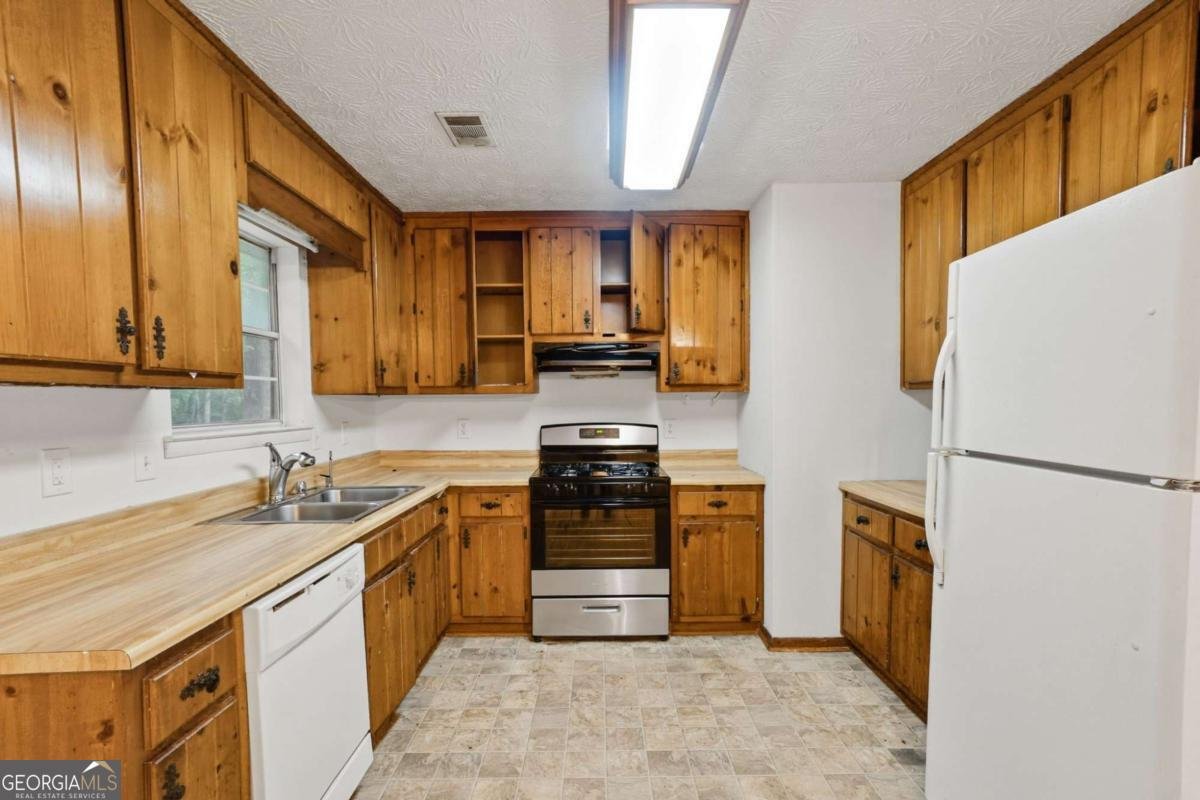 8238 Dunellen Lane Jonesboro - Photo 12