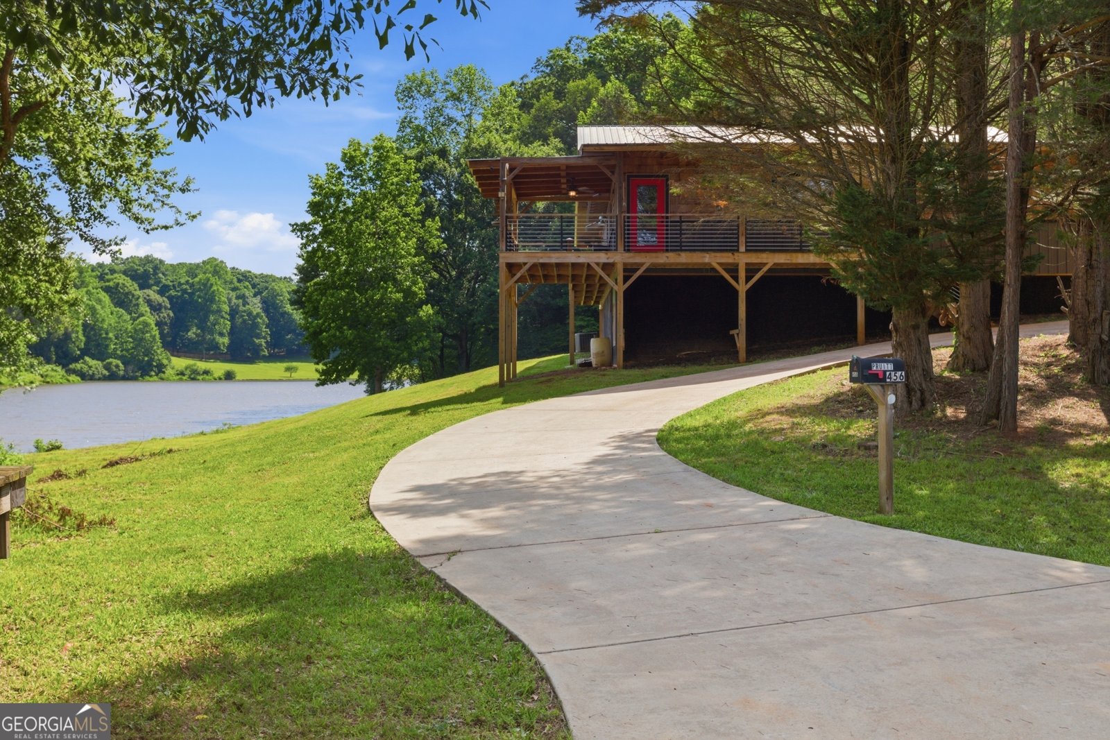456 Oak Springs Road Clarkesville - main photo