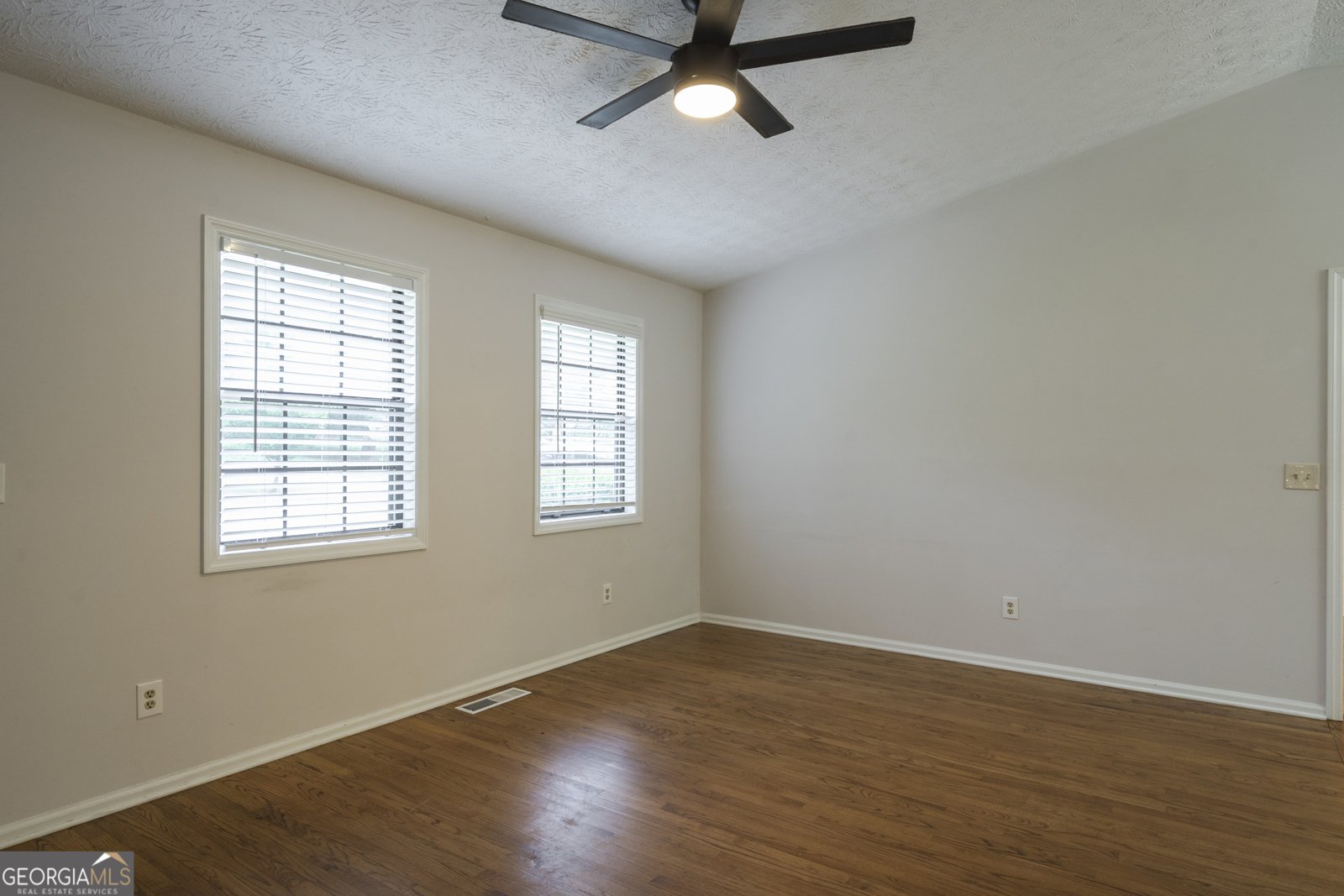 2423 Falcon Court Lawrenceville - Photo 6