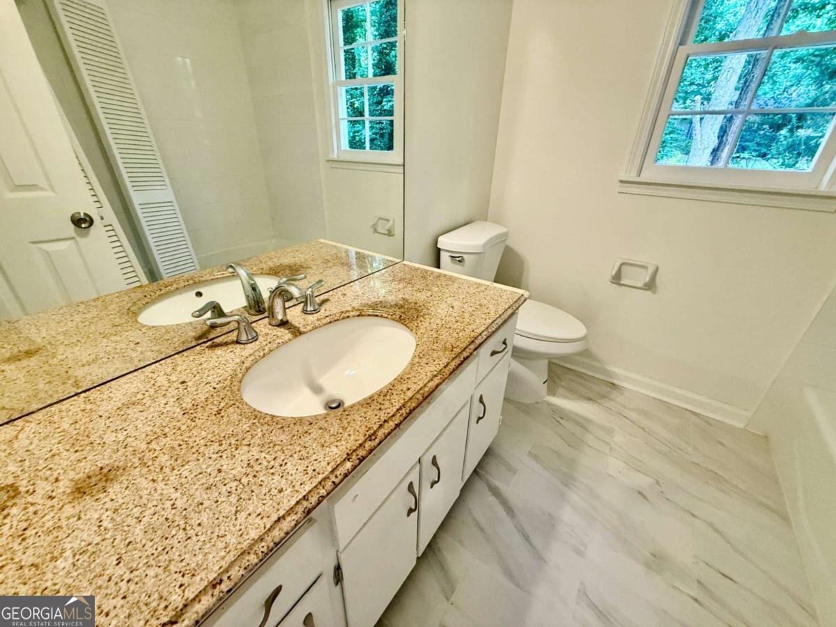 1367 Arlene Court Lilburn - Photo 9
