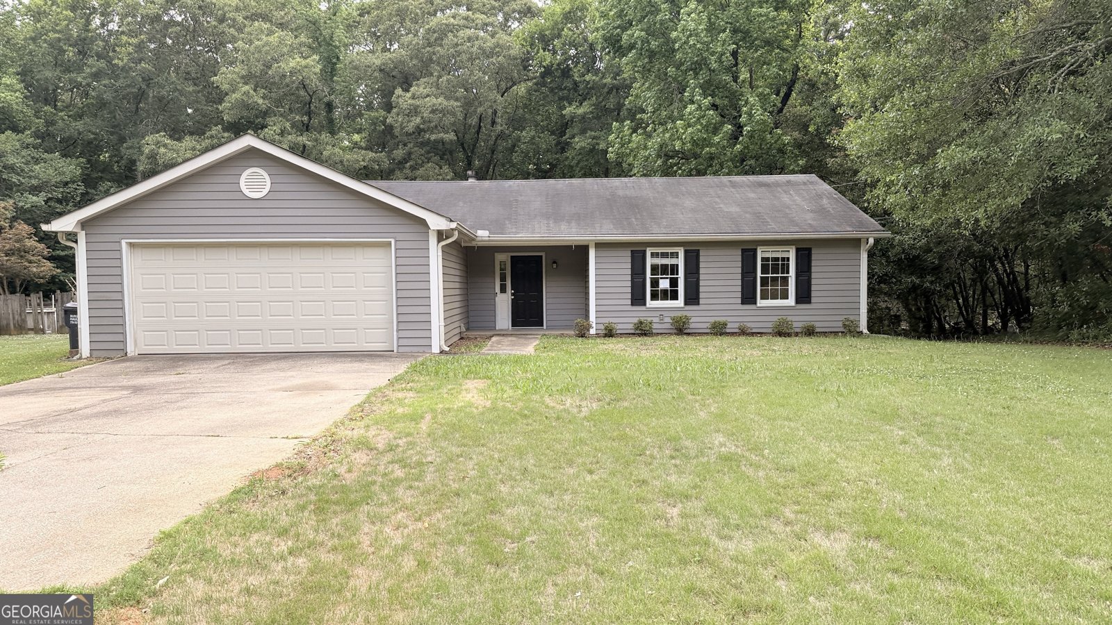 55 Oak Crest Court Covington - main photo