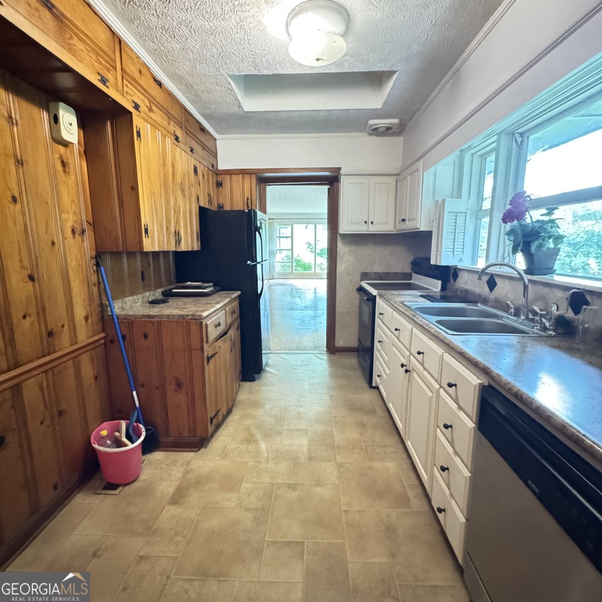 207 Iris Drive Centre - Photo 17