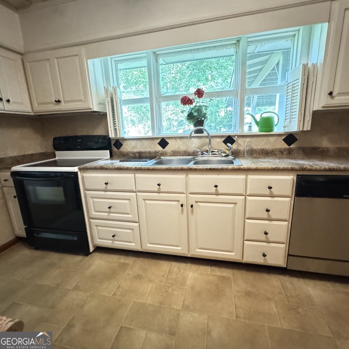207 Iris Drive Centre - Photo 18